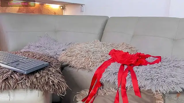 Snapshot of DahianaLincoln chatting on 12.03.25 DahianaLincoln online show from 12.03.25