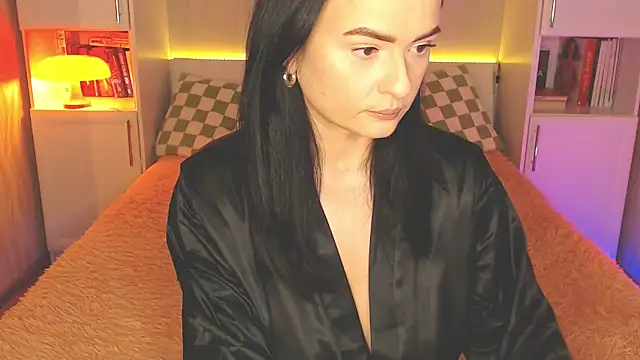 Snapshot of Leaaaaaaaaa chatting on 11.04.25 Leaaaaaaaaa online show from 11.04.25