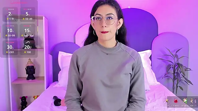 SophieGomez22 online show from 11.19.25