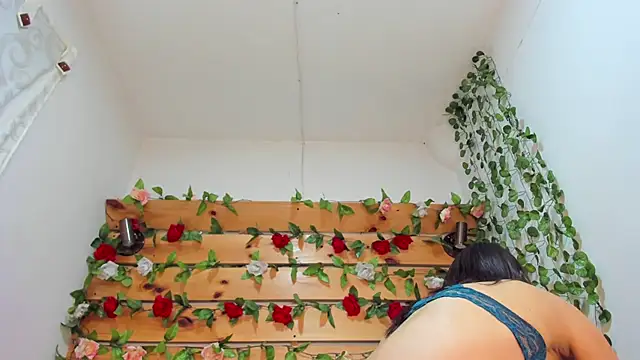 Snapshot of daniela_casallas_ chatting on 03.20.25 daniela casallas online show from 03.20.25