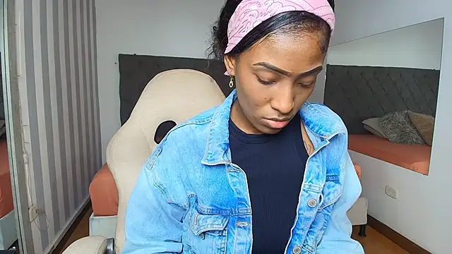 Snapshot of rebeca_cortez_ chatting on 01.28.25 rebeca cortez online show from 01.28.25