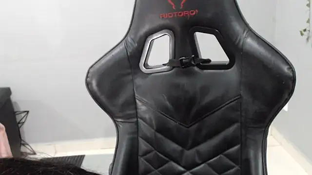 Livia Diaz online show from 11.14.25