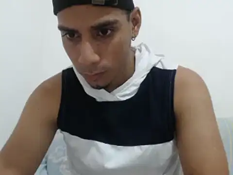 Snapshot of bonehur chatting on 02.13.25 bonehur online show from 02.13.25