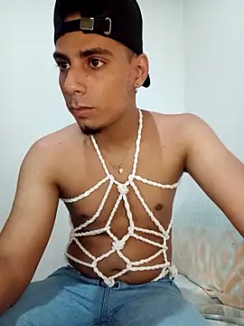 Snapshot of bonehur chatting on 03.09.25 bonehur online show from 03.09.25