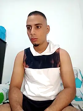 Snapshot of bonehur chatting on 03.12.25 bonehur online show from 03.12.25