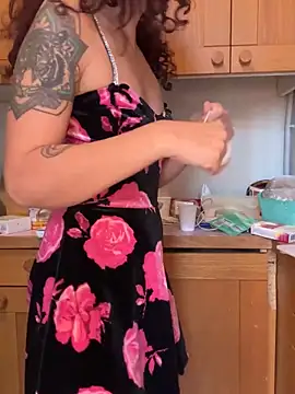 Snapshot of Strawberry_queen91 chatting on 10.16.25 Strawberry queen91 online show from 10.16.25