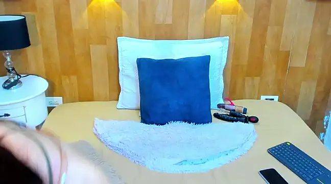 marianaa90 online show from 02.25.25