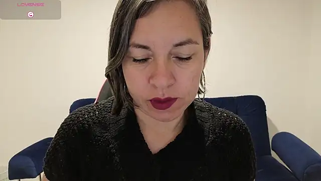 Lady breaks hearts online show from 12.05.25