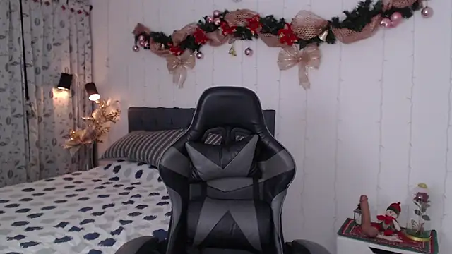 Snapshot of miawilson_1 chatting on 12.02.24 miawilson 1 online show from 12.02.24