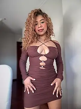 Snapshot of LEONCITA_ chatting on 02.28.25 LEONCITA online show from 02.28.25