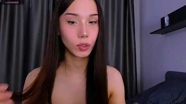 Kaia Sunshine Mia online show from 01.11.26