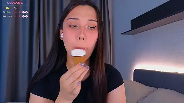 Kaia Sunshine Mia online show from 07.06.26
