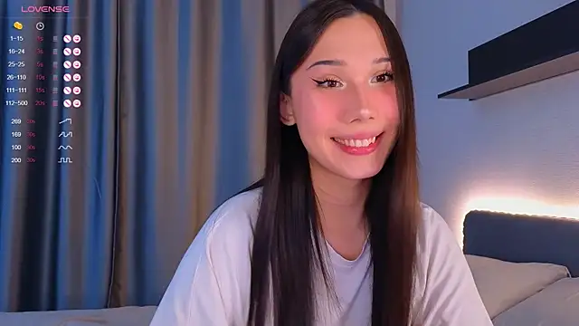 Kaia Sunshine Mia online show from 07.12.26