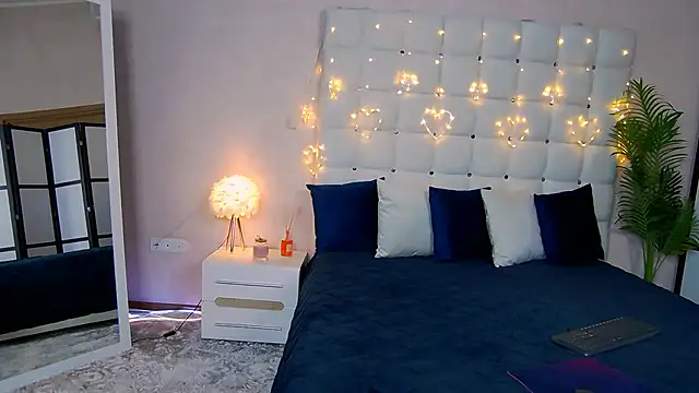 NicoleRosss online show from 01.17.25