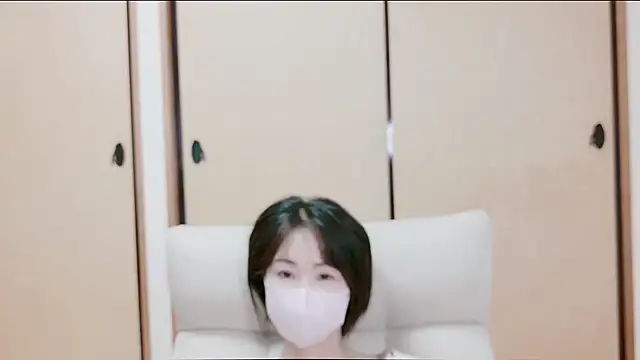 Snapshot of xxArisaxx chatting on 10.21.25 xxArisaxx online show from 10.21.25