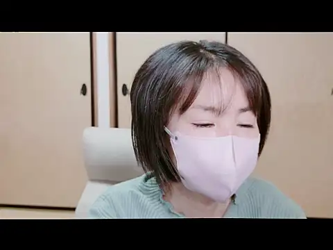 Snapshot of xxArisaxx chatting on 11.13.25 xxArisaxx online show from 11.13.25