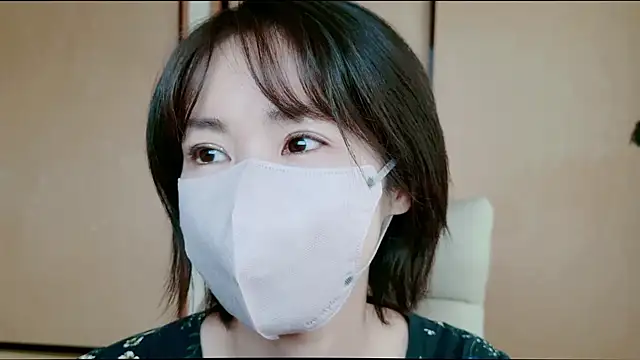 Snapshot of xxArisaxx chatting on 11.23.25 xxArisaxx online show from 11.23.25