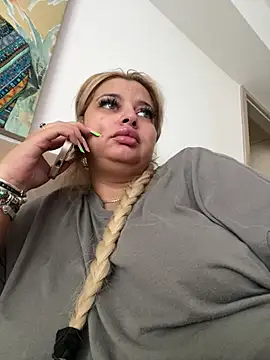 Snapshot of AllysonK chatting on 07.15.26 AllysonK online show from 07.15.26
