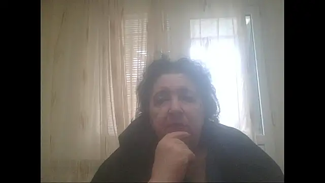 Snapshot of maturekorine chatting on 12.02.25 maturekorine online show from 12.02.25