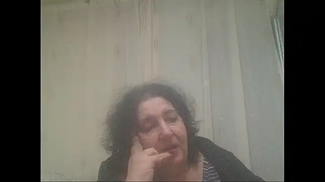 Snapshot of maturekorine chatting on 04.01.26 maturekorine online show from 04.01.26