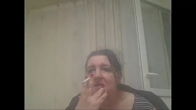 Snapshot of maturekorine chatting on 04.04.26 maturekorine online show from 04.04.26