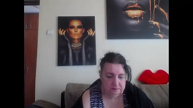 Snapshot of maturekorine chatting on 04.08.26 maturekorine online show from 04.08.26