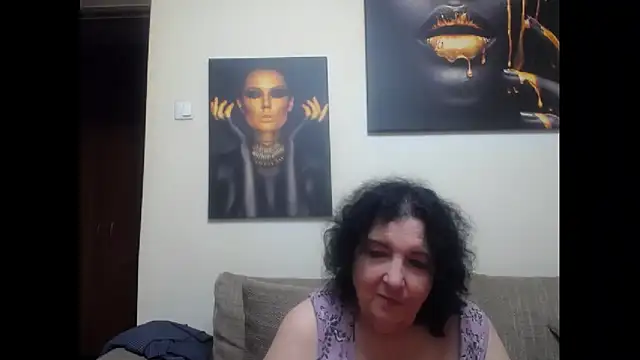 Snapshot of maturekorine chatting on 04.13.26 maturekorine online show from 04.13.26