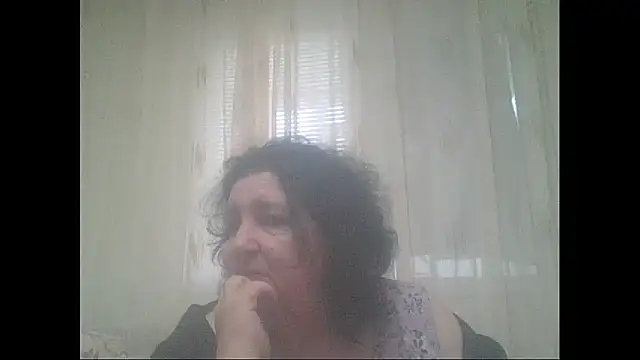 Snapshot of maturekorine chatting on 04.14.26 maturekorine online show from 04.14.26