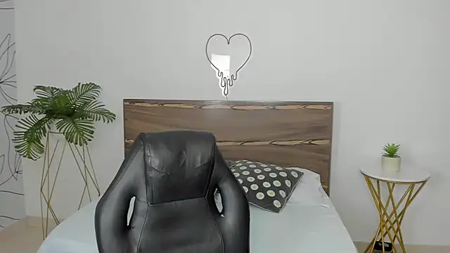 ivette bocelly online show from 12.11.24