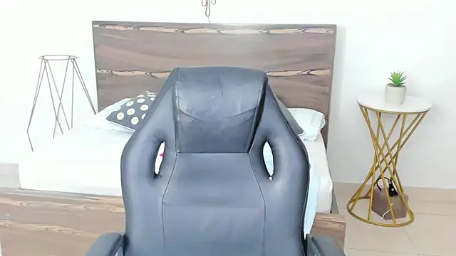 ivette bocelly online show from 01.31.25