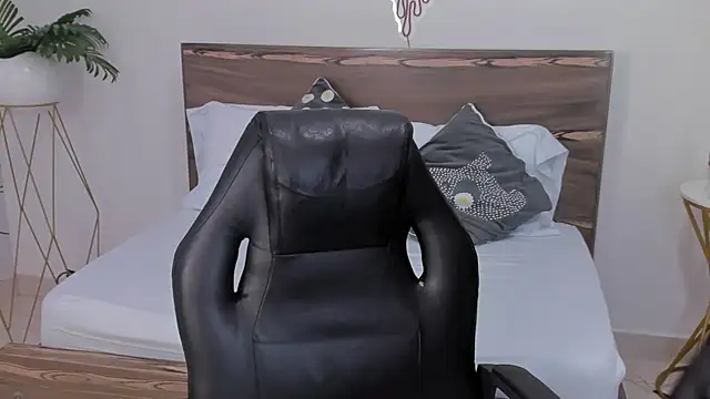 ivette bocelly online show from 02.21.25