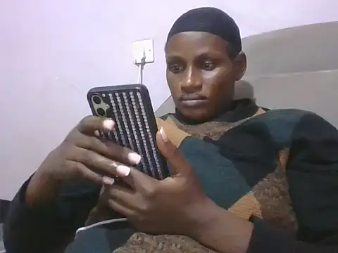 hairy pussy4 online show from 10.30.25