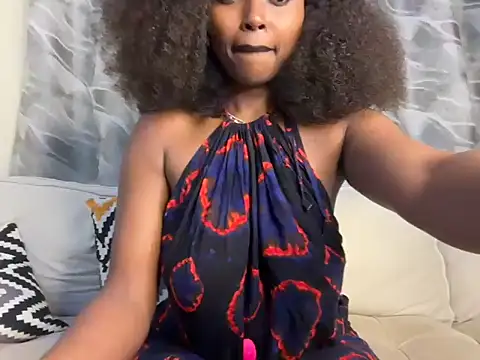 Snapshot of Chocolate_queen2 chatting on 06.19.26 Chocolate queen2 online show from 06.19.26
