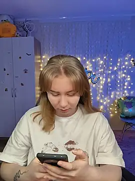 Snapshot of D0nna_ chatting on 02.14.26 D0nna online show from 02.14.26