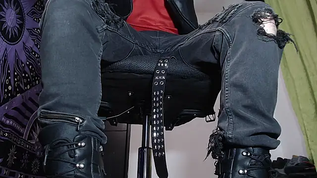 Dicaprioo  online show from 12.19.24