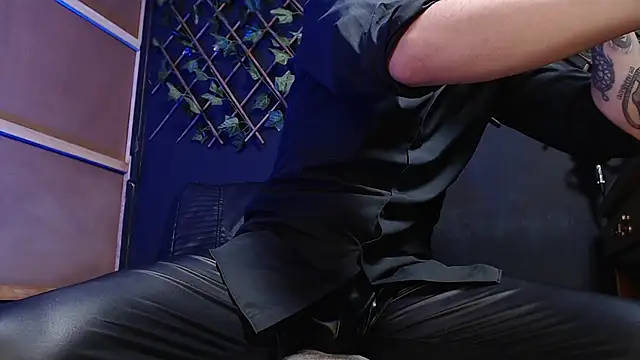 Dicaprioo  online show from 11.26.25