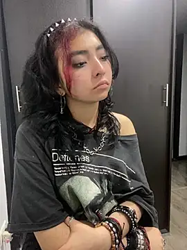 Snapshot of _Gothiccbitch_ chatting on 12.17.24 Gothiccbitch online show from 12.17.24