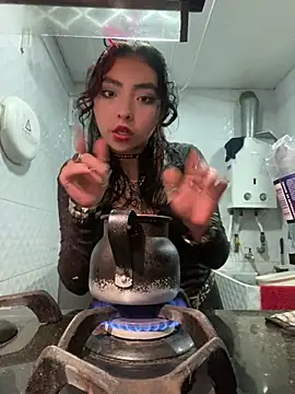 Snapshot of _Gothiccbitch_ chatting on 12.21.24 Gothiccbitch online show from 12.21.24