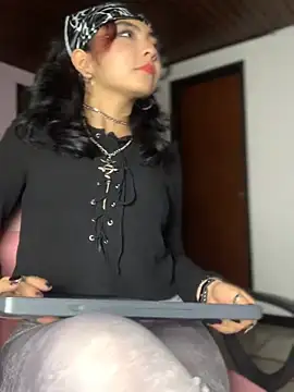 Snapshot of _Gothiccbitch_ chatting on 01.14.25 Gothiccbitch online show from 01.14.25