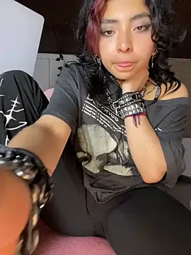 Snapshot of _Gothiccbitch_ chatting on 02.06.25 Gothiccbitch online show from 02.06.25