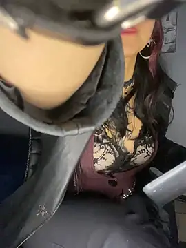 Snapshot of _Gothiccbitch_ chatting on 02.07.25 Gothiccbitch online show from 02.07.25