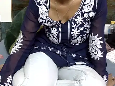 momo lov online show from 12.21.24