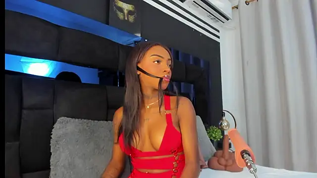 CahitlinBell online show from 12.02.24