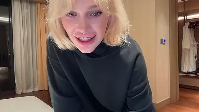 Golden Aline online show from 04.11.26