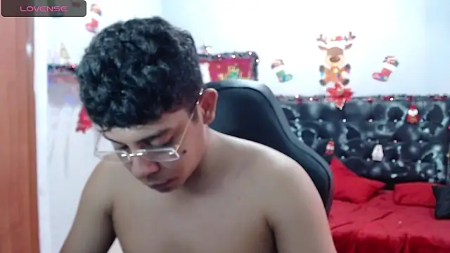 Snapshot of Wiiliam_20 chatting on 12.19.24 Wiiliam 20 online show from 12.19.24