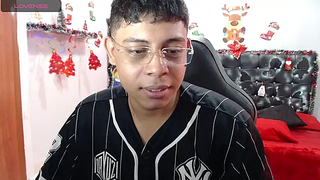 Snapshot of Wiiliam_20 chatting on 12.20.24 Wiiliam 20 online show from 12.20.24