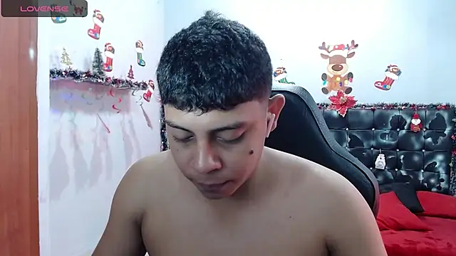 Snapshot of Wiiliam_20 chatting on 12.23.24 Wiiliam 20 online show from 12.23.24