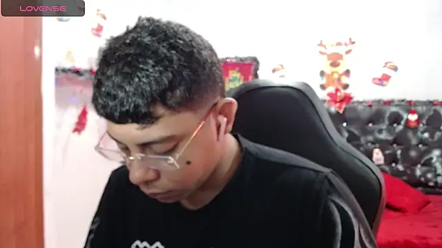 Snapshot of Wiiliam_20 chatting on 12.24.24 Wiiliam 20 online show from 12.24.24