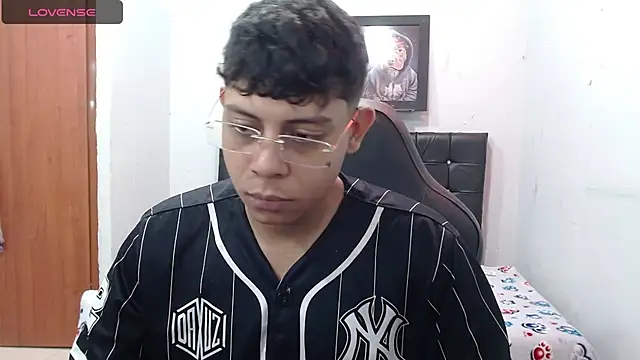 Snapshot of Wiiliam_20 chatting on 02.08.25 Wiiliam 20 online show from 02.08.25