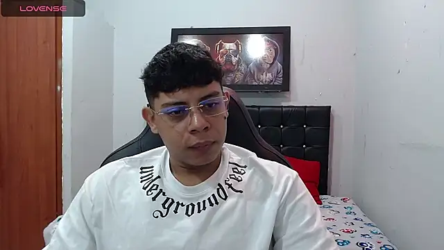 Snapshot of Wiiliam_20 chatting on 02.13.25 Wiiliam 20 online show from 02.13.25